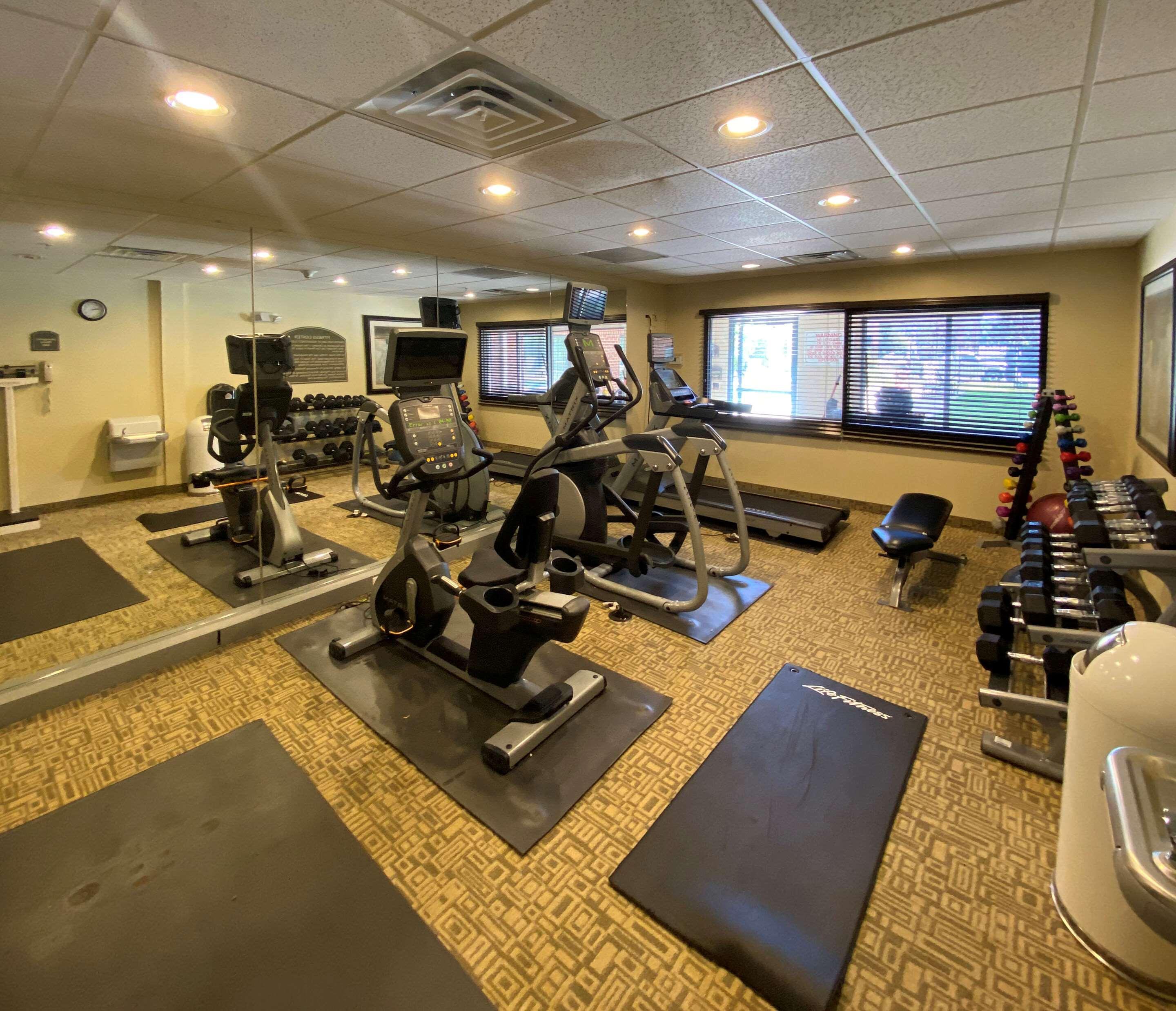 Comfort Inn & Suites Честертаун Экстерьер фото