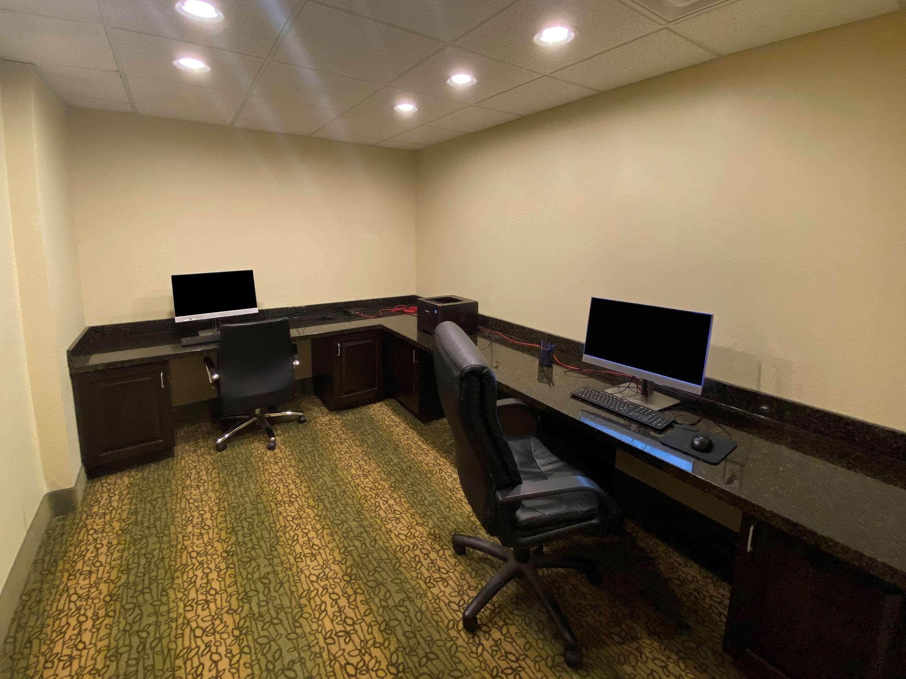 Comfort Inn & Suites Честертаун Экстерьер фото