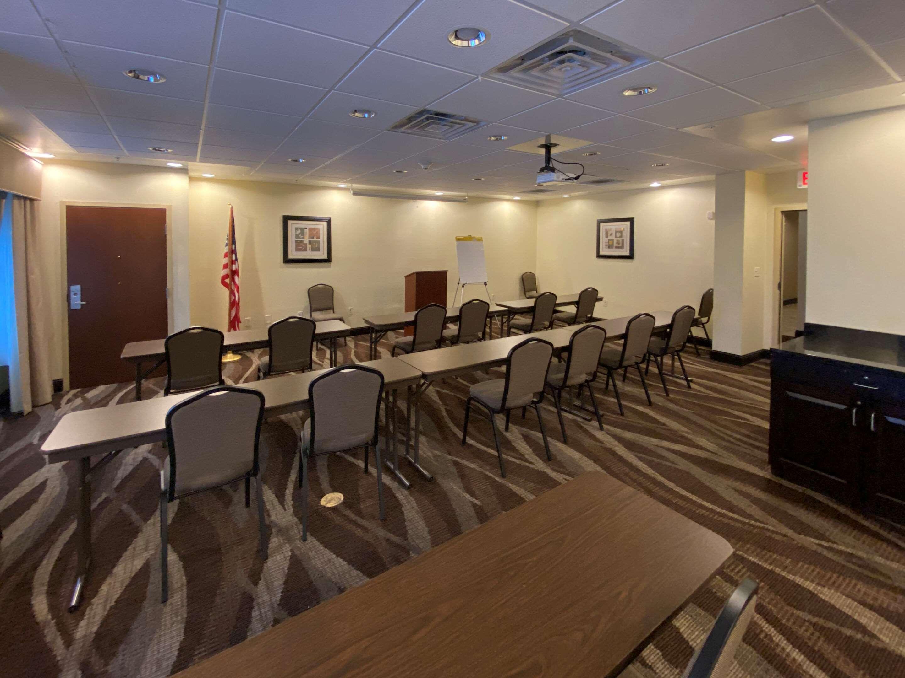Comfort Inn & Suites Честертаун Экстерьер фото