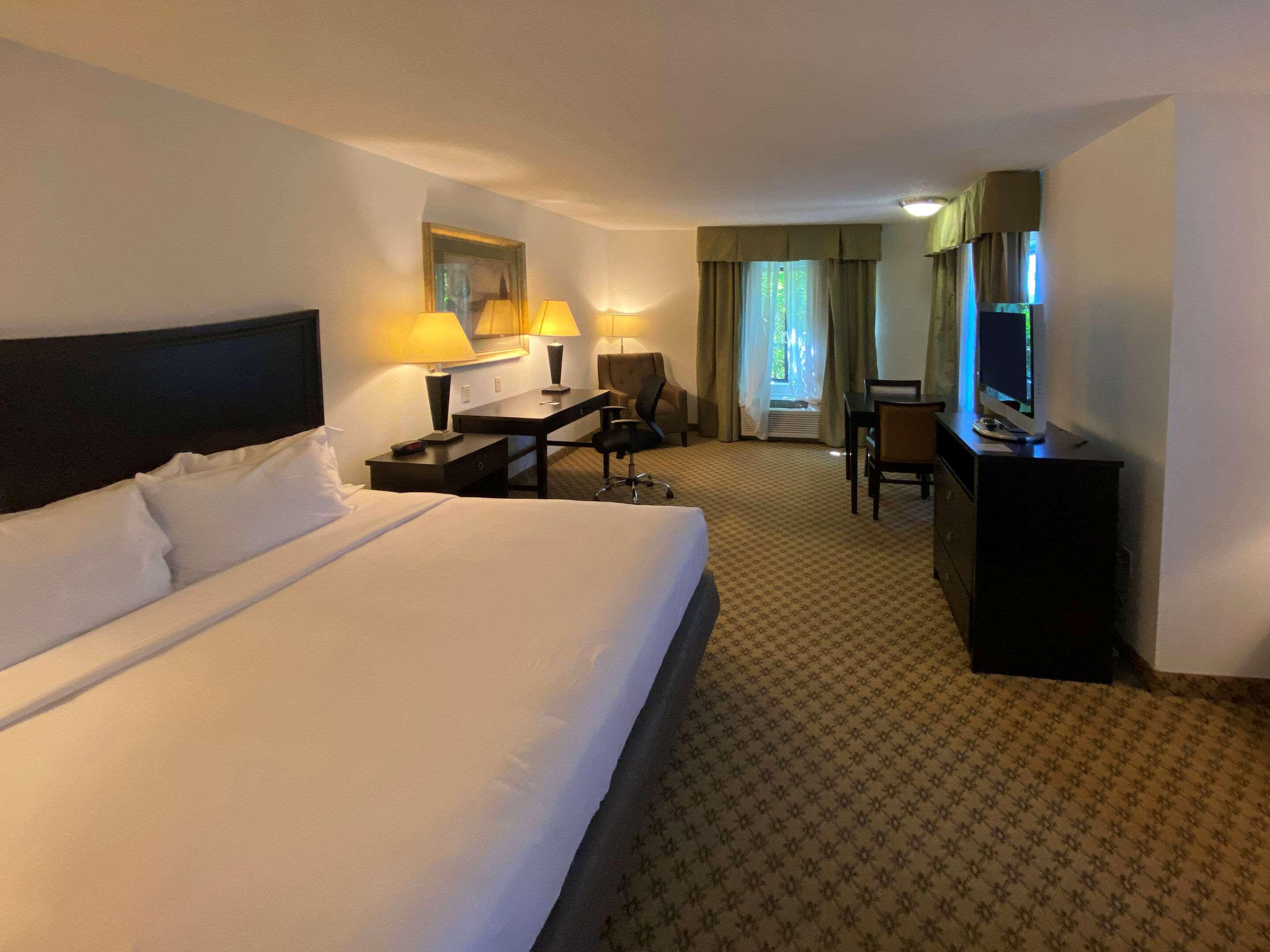 Comfort Inn & Suites Честертаун Экстерьер фото