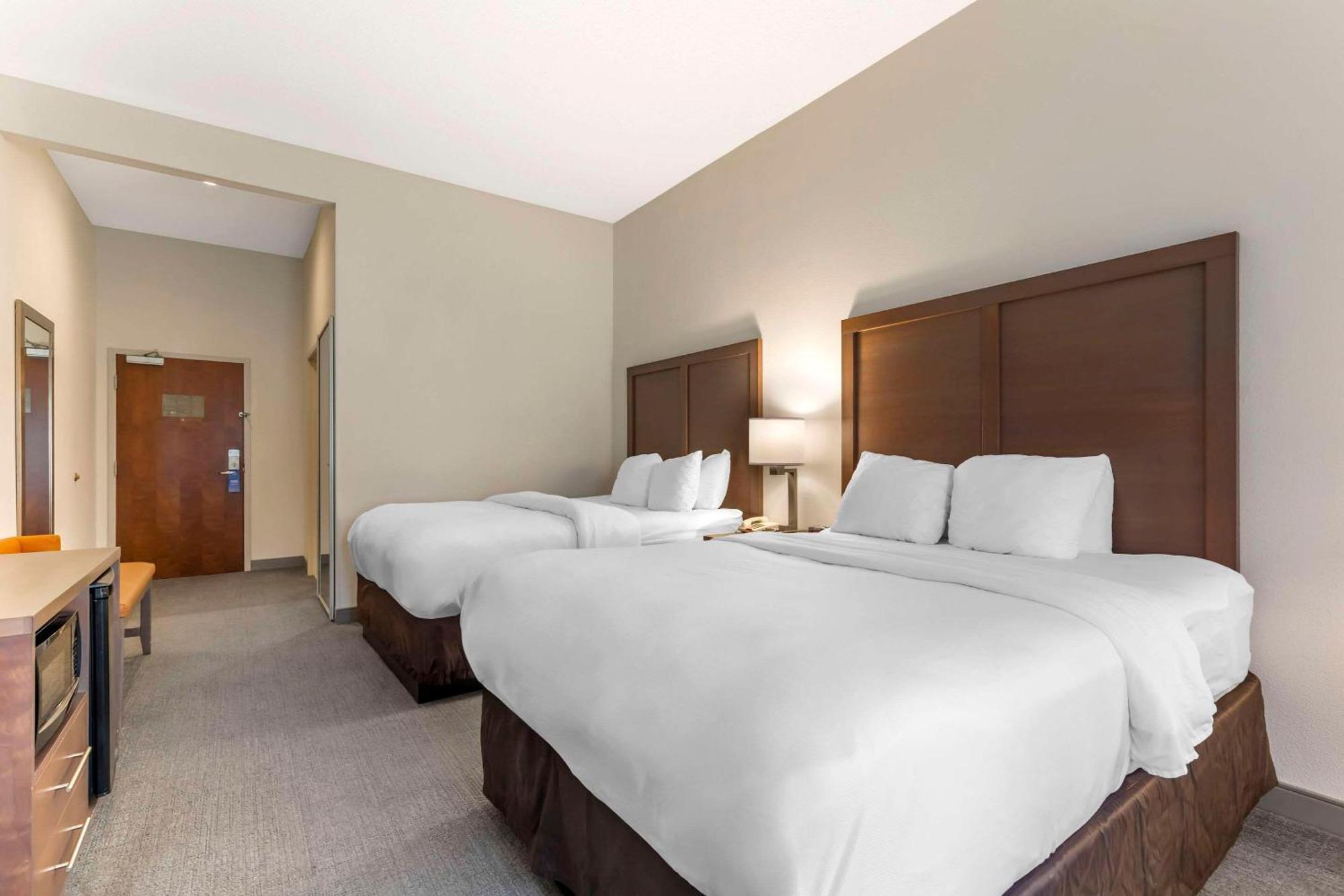 Comfort Inn & Suites Честертаун Экстерьер фото
