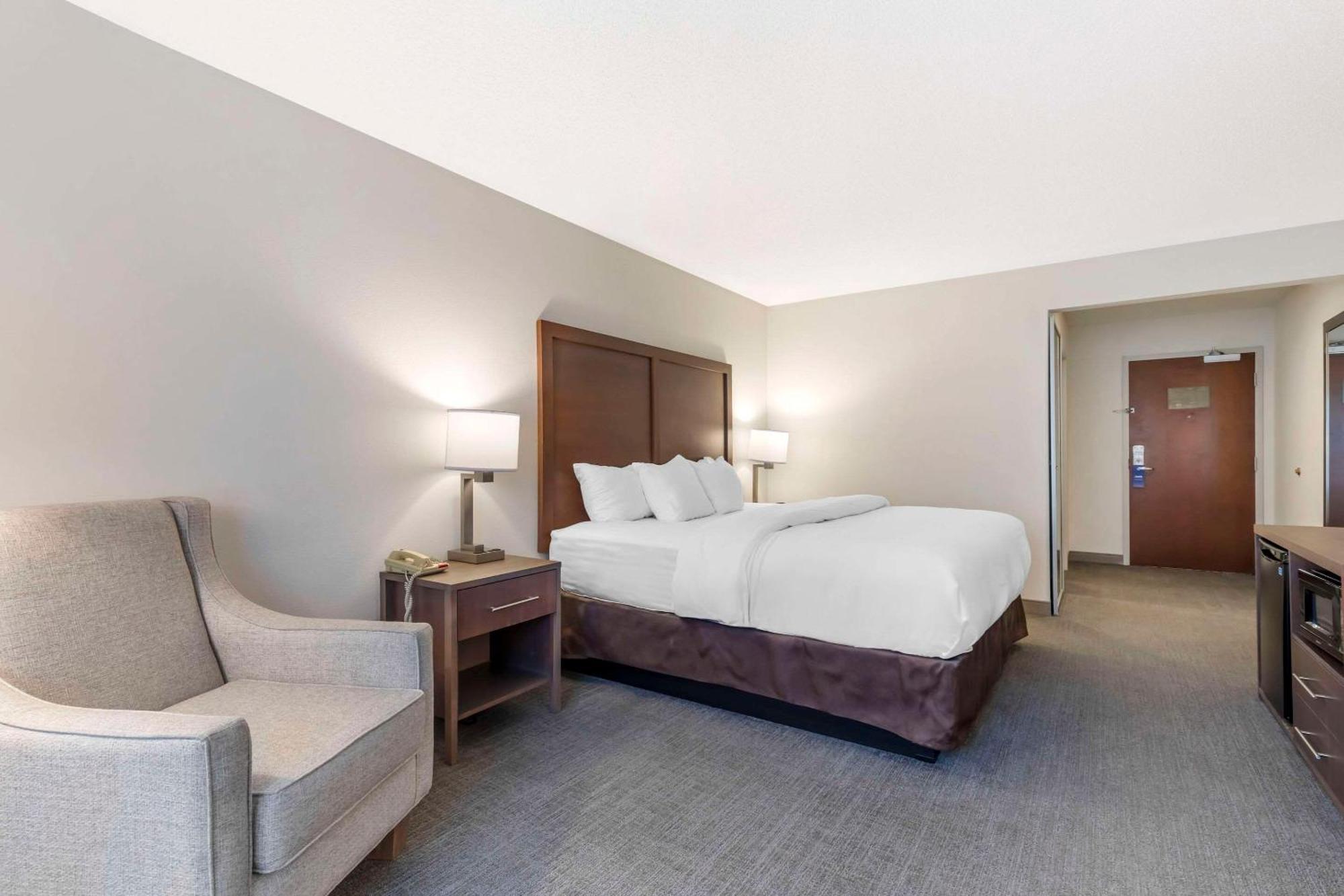 Comfort Inn & Suites Честертаун Экстерьер фото