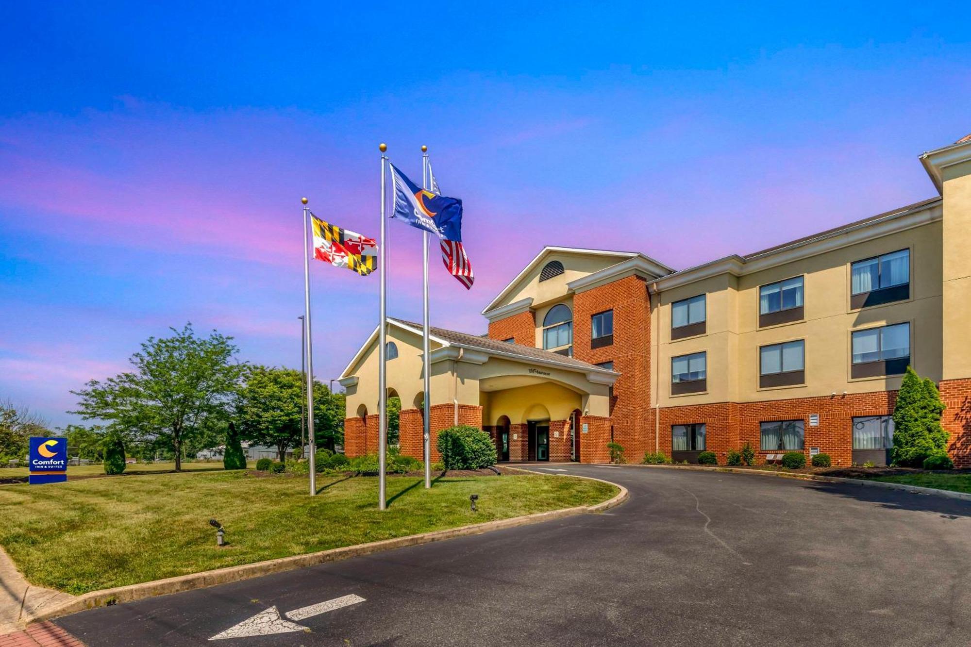 Comfort Inn & Suites Честертаун Экстерьер фото
